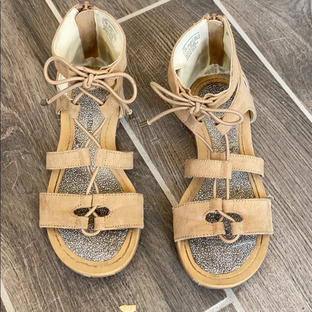 Stuart Weitzman Camia Tan Gladiator Sandals Sz 1